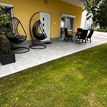 Premium Zgornje Skofije